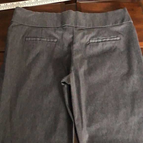 Woman’s Terra & Sky size 14W gray slacks with front pockets and tummy control - Picture 11 of 12
